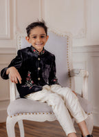 BLACK VELVET JODHPURI